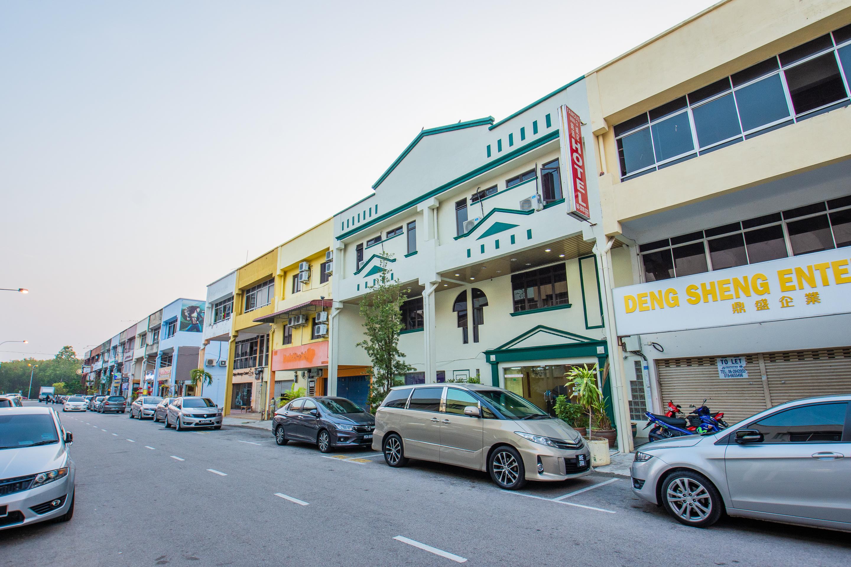 OYO 764 Hotel Famous Inn Malacca Exterior foto